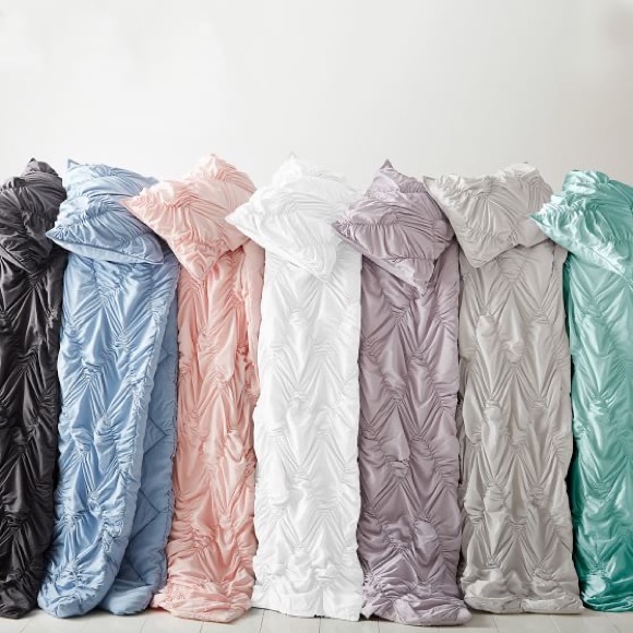 Pottery Barn Bedding Pottery Barn Twin Comforter Poshmark